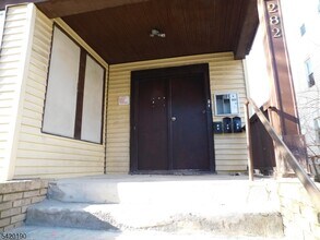 282 Renner Ave in Newark, NJ - Building Photo - Building Photo