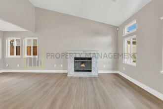 1728 Whitney St in Stockton, CA - Building Photo - Building Photo