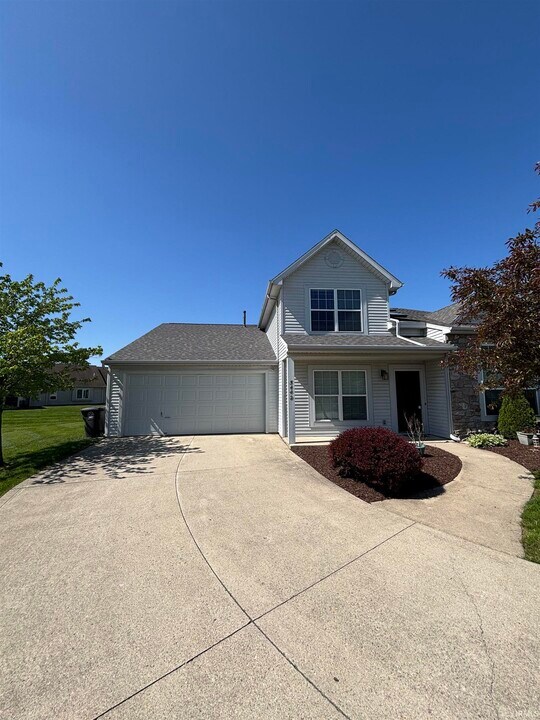 5442 Thornbriar Ln in Fort Wayne, IN - Building Photo