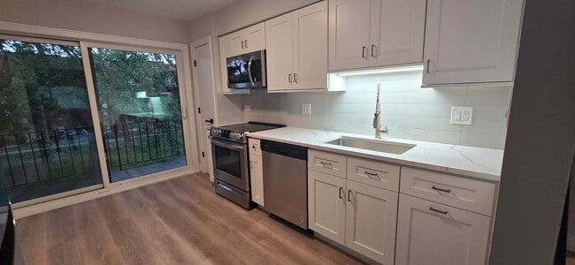 1851 S Morris Hill Dr in Mount Prospect, IL - Building Photo - Building Photo
