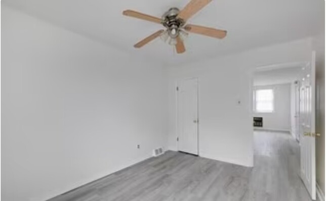 1516 67th Ave, Unit 2nd Floor