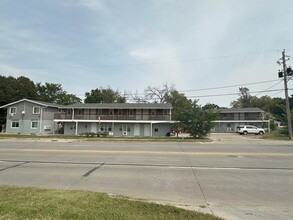 BaStone Apartments in Des Moines, IA - Building Photo - Building Photo