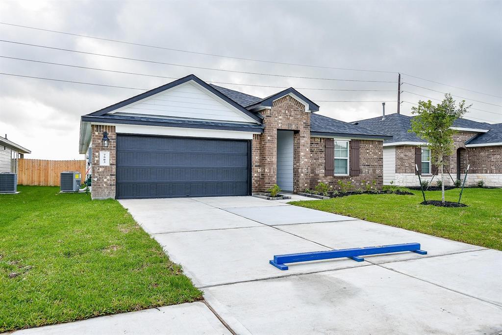 7503 Fierce Friesian Ln in Rosharon, TX - Building Photo