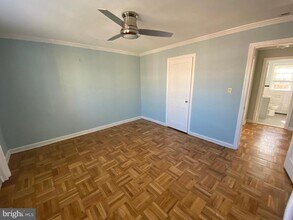 6715 W Wakefield Dr-Unit -C1 in Alexandria, VA - Building Photo - Building Photo