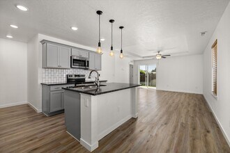 843 N Baldner Point Pl in Nampa, ID - Foto de edificio - Building Photo