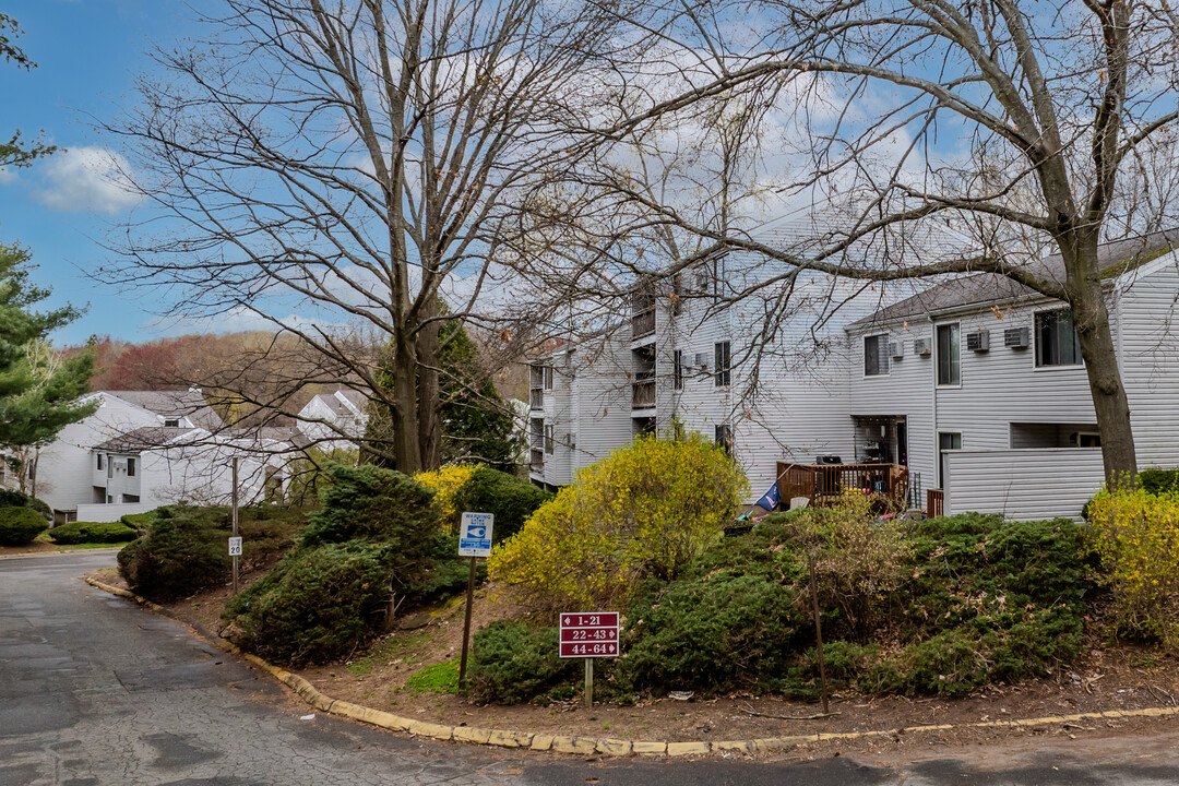 Woodmere Place in Vernon Rockville, CT - Building Photo