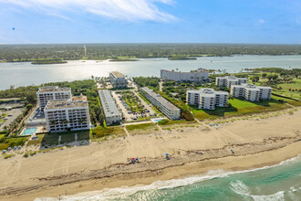 Palm Beach White House in Palm Beach, FL - Building Photo - Building Photo