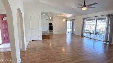 4844 E Sunrise Dr in Phoenix, AZ - Building Photo - Building Photo