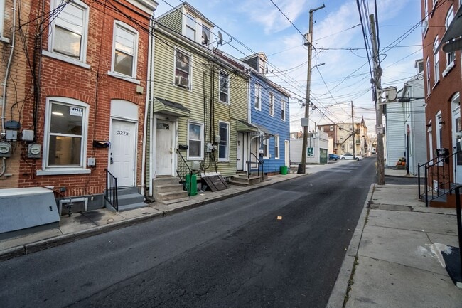 property at 327 N Lumber St