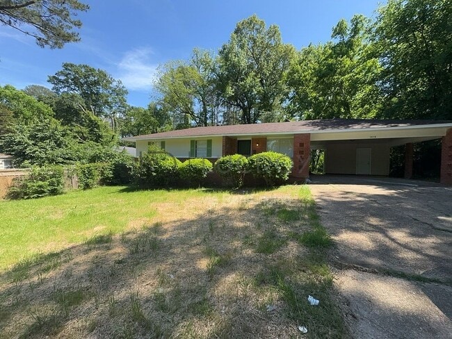 property at 1513 Maria Dr