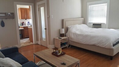 3400 E 2nd St, Unit 2 in Long Beach, CA - Building Photo - Building Photo