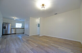 3810 W Cleveland St in Tampa, FL - Building Photo - Building Photo