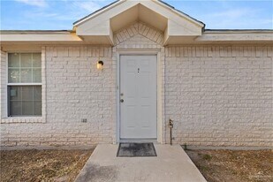 16 French Ave in Edinburg, TX - Building Photo