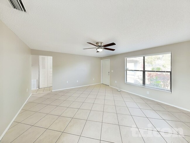 6101 37th Ave W in Bradenton, FL - Building Photo - Building Photo