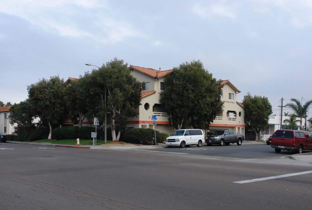 775 9th St in Imperial Beach, CA - Foto de edificio