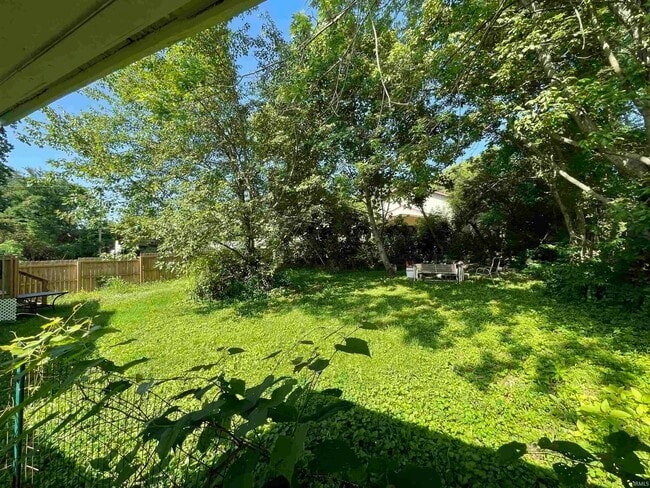 2424 S Milton Dr in Bloomington, IN - Building Photo - Building Photo