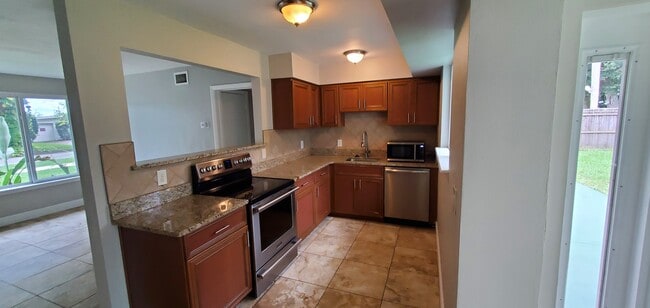 property at 712 Saint Lucie Ln