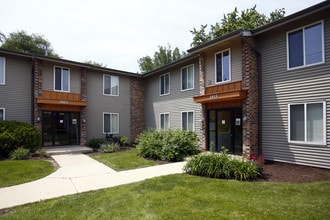 Briarbrook in Wheaton, IL - Building Photo - Building Photo