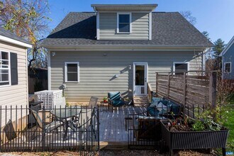 1008 Locust Ln in Charlottesville, VA - Building Photo - Building Photo