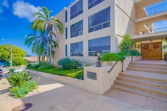 2915 Lawrence St in San Diego, CA - Building Photo - Building Photo