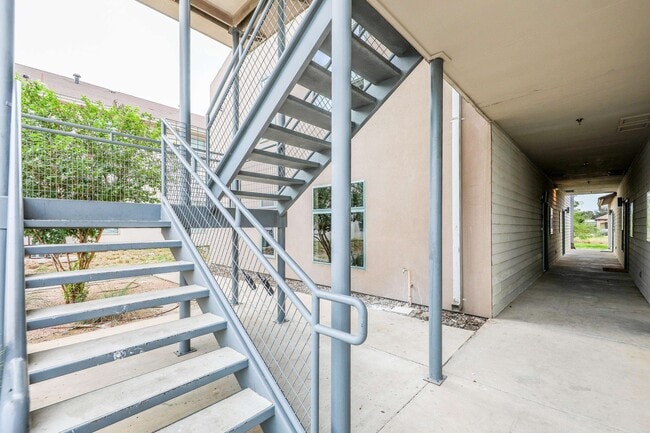 1511 Don Camilo Blvd in Laredo, TX - Building Photo - Building Photo