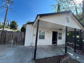 821 W Houston Ave in Visalia, CA - Building Photo