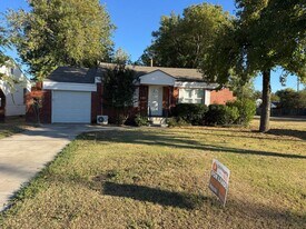 7235 SE 15th St in Midwest City, OK - Building Photo