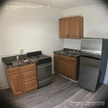 12 Bradley St, Unit 2 in Burlington, VT - Building Photo - Building Photo