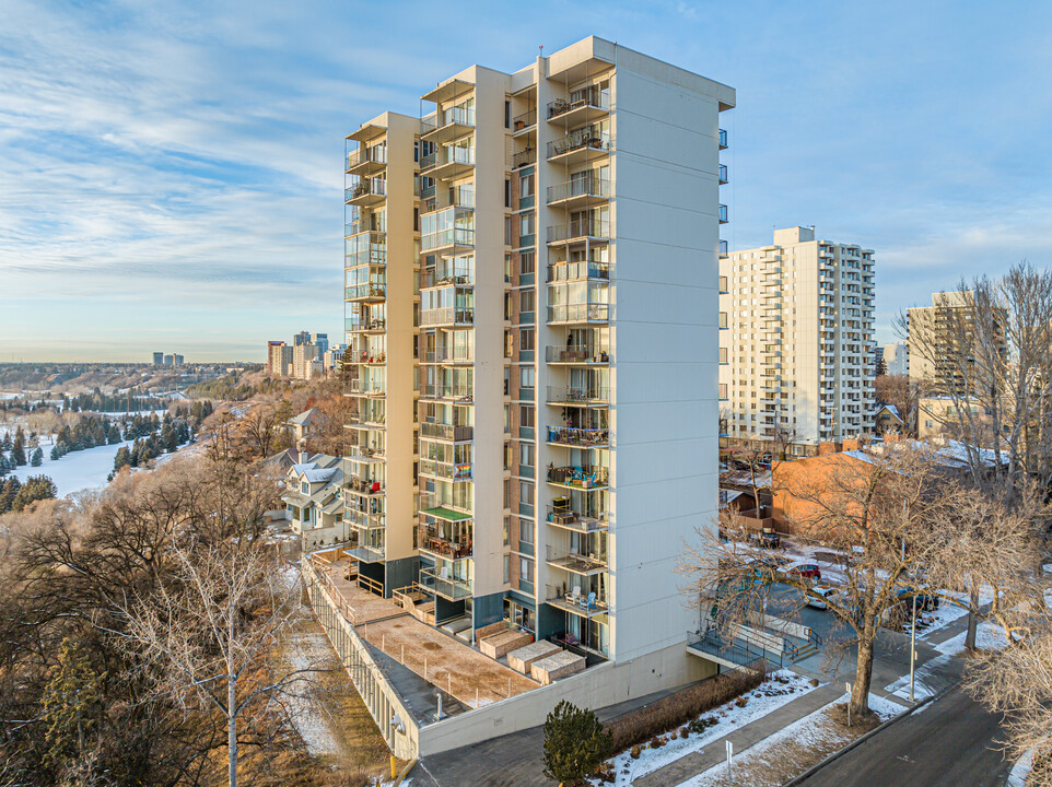 9908 114th St NW in Edmonton, AB - Building Photo