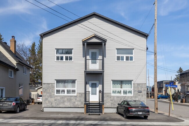 22 Saint-Jean-Bosco St in Gatineau, QC - Building Photo - Building Photo