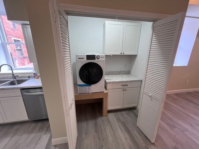 1316 11th Ave, Unit 2nd Floor Rear in Altoona, PA - Building Photo - Building Photo