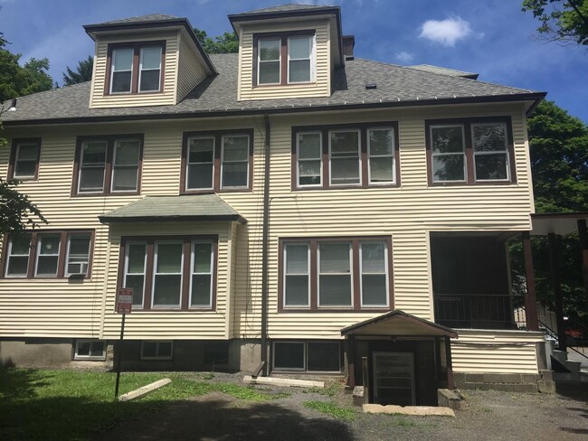 7 Weidman Pl in Oneonta, NY - Building Photo - Building Photo