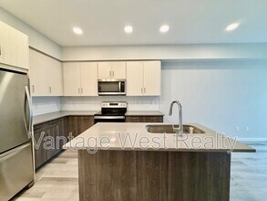 2301-2301 Carrington Rd in West Kelowna, BC - Building Photo - Building Photo