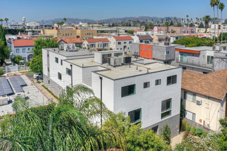 746 N Ridgewood Pl in Los Angeles, CA - Building Photo - Building Photo