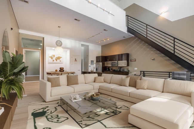 1002 W Lake St, Unit 2