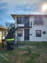 811 E 17th St in Ada, OK - Building Photo