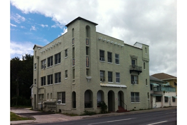 409 8th St N in St. Petersburg, FL - Building Photo