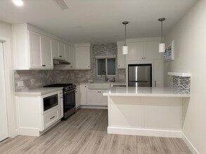 271 Termino Ave, Unit #A in Long Beach, CA - Building Photo - Building Photo