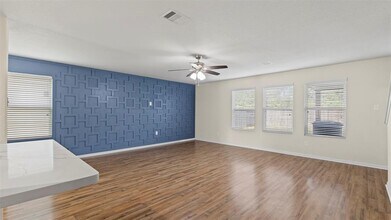 18414 W Hardy Rd in Houston, TX - Building Photo - Building Photo