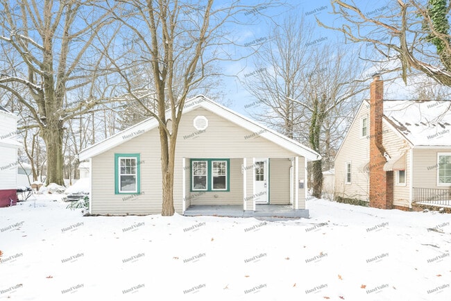 property at 964 Woodview Rd