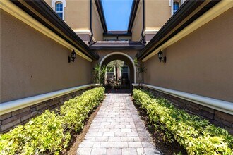 9550 Ironstone Terrace in Naples, FL - Foto de edificio - Building Photo