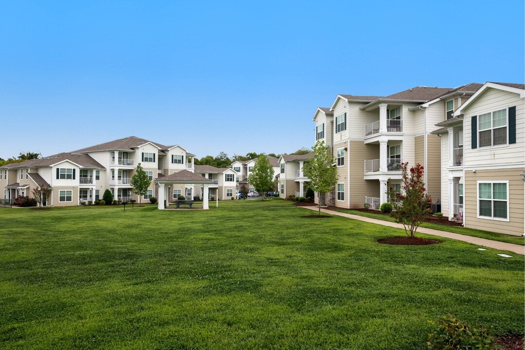 Ridgemont Park in Smyrna, TN - Building Photo