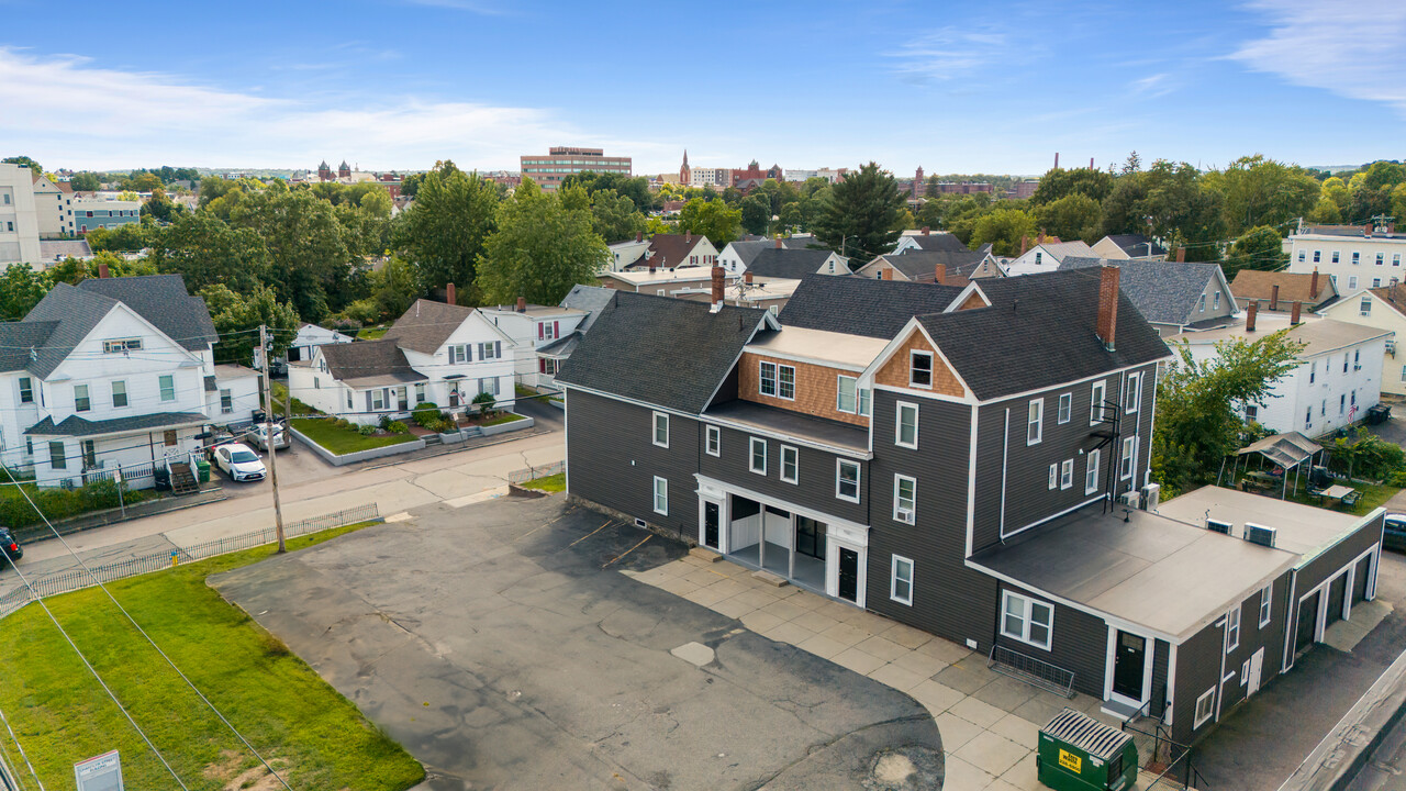 36 Chandler St in Nashua, NH - Foto de edificio