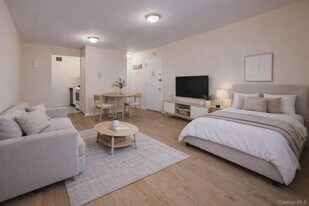 87-30 62nd Ave, Unit 7 in Queens, NY - Building Photo