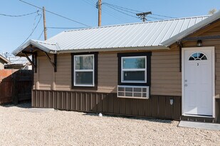 425 SE 2nd St in Ontario, OR - Building Photo
