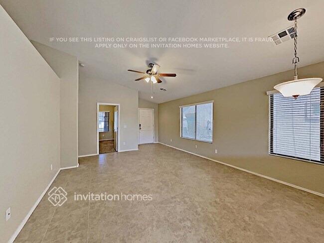 2677 W Half Moon Cir in San Tan Valley, AZ - Building Photo - Building Photo