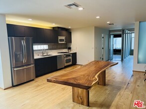 6621 Melrose Ave in Los Angeles, CA - Building Photo - Building Photo