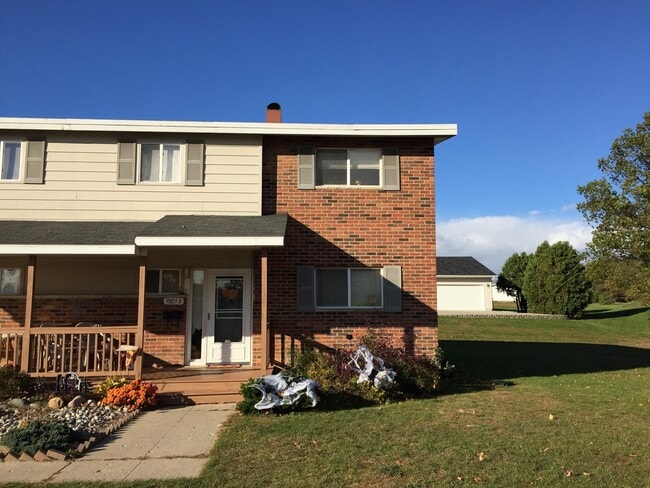 9803 Minnesota St in Oscoda, MI - Building Photo - Building Photo