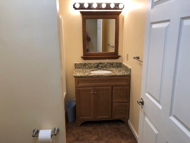 129 Birdseyeview Dr in Ithaca, NY - Building Photo - Building Photo