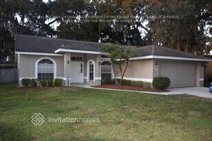 8008 55th St E in Palmetto, FL - Building Photo